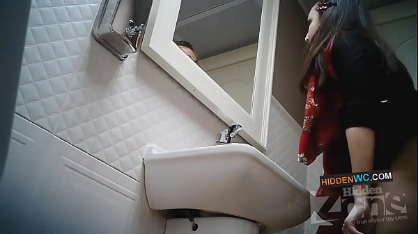 Izithombe zekhamera ezifihliwe endlini yangasese yabesifazane (1)